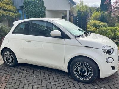 Gebraucht Fiat 500e Action 69 kW (95 PS) 2023 Weiß Kleinwagen