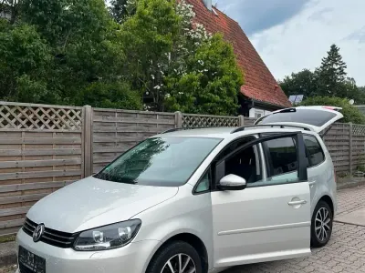 Gebraucht VW Touran Highline 140 PS (102 kW) 2011 Silber Van / Kleinbus