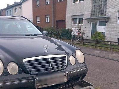 Mercedes E320