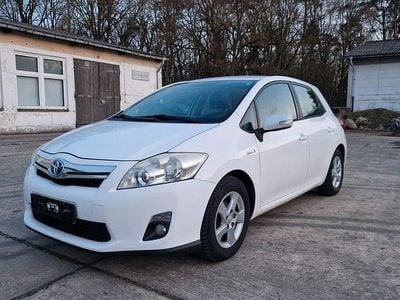 Gebraucht Toyota Auris Hybrid Life 99 PS (72 kW) 2011 Weiß Limousine