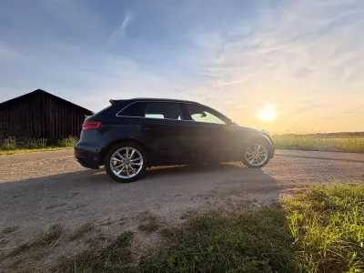Gebraucht Audi A3 Sport 150 PS (110 kW) 2018 Blau Limousine