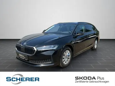 Gebraucht Skoda Superb Essence 150 PS (110 kW) 2025 Onyxschwarz metallic Kombi