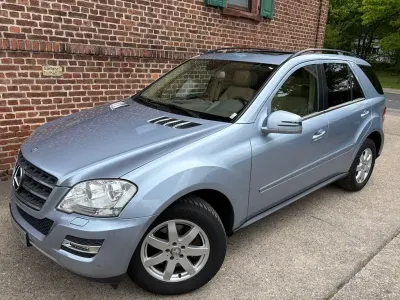 Gebraucht Mercedes ML350 272 PS (200 kW) 2011 Lasuritblau SUV
