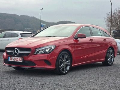 Gebraucht Mercedes CLA180 122 PS (89 kW) 2018 Rot Limousine