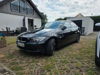 Gebraucht BMW 320 177 PS (130 kW) 2007 Schwarz Limousine