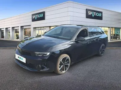 Gebraucht Opel Astra 131 PS (96 kW) 2024 Lackierung schwarz perla nera Kleinwagen