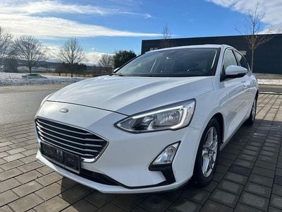Weiß Gebraucht 2018 Ford Focus Cool & Connect Limousine | 11.999 € (Fairer Preis)