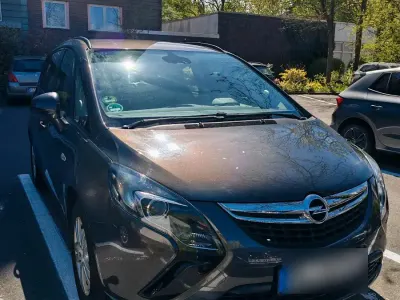 Gebraucht Opel Zafira 140 PS (102 kW) 2013 Braun Van / Kleinbus