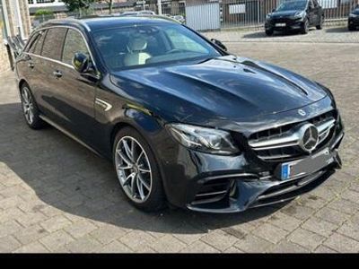 Mercedes E63 AMG