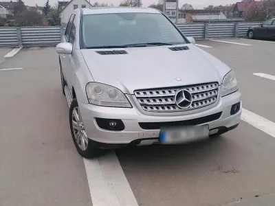 Gebraucht Mercedes ML320 224 PS (164 kW) 2006 Silber SUV