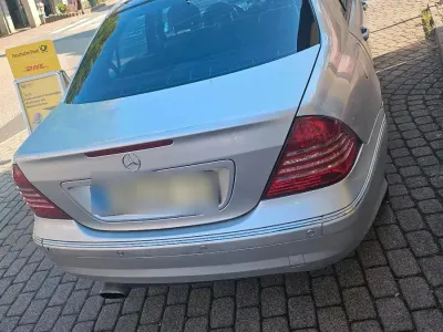 Gebraucht Mercedes 220 150 PS (110 kW) 2003 Grau Limousine