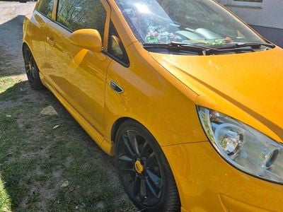 Begagnad Opel Corsa OPC 90 HK (66 kW) 2007 Guld Halvkombi