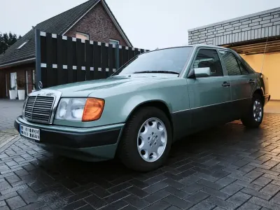 Brugt Mercedes E230 132 HK (97 kW) 1991 Grøn Sedan