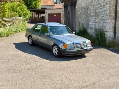 Gebraucht Mercedes E230 132 PS (97 kW) 1990 Limousine
