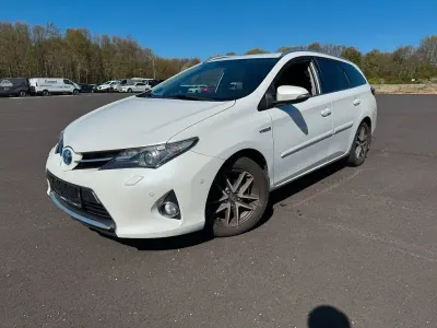 Gebraucht Toyota Auris Touring Sports 99 PS (72 kW) 2015 Weiß Kombi