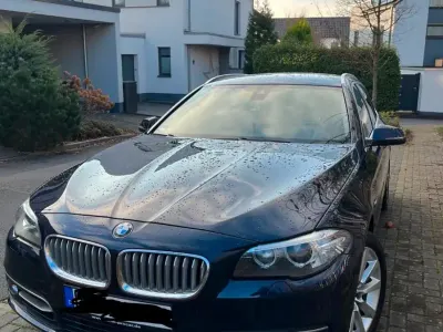 Gebraucht BMW 530 Sport Line 258 PS (189 kW) 2013 Blau Kombi