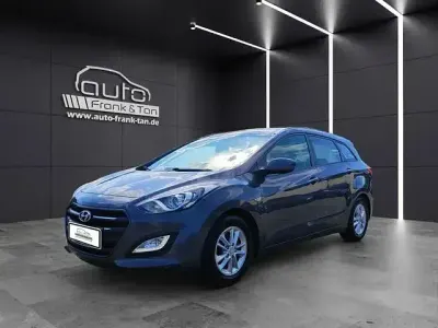 Gebraucht Hyundai i30 Classic 120 PS (88 kW) 2015 Grau Kombi