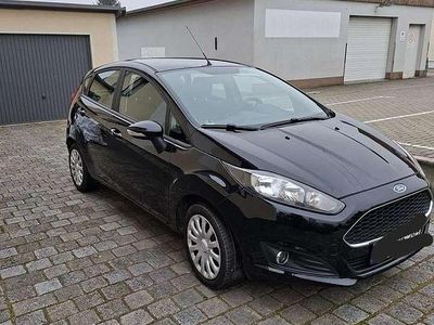 Schwarz Gebraucht 2016 Ford Fiesta Trend Kleinwagen | 6.300 €