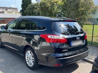 Usata Ford Focus 116 CV (85 kW) 2013 Nero Station wagon