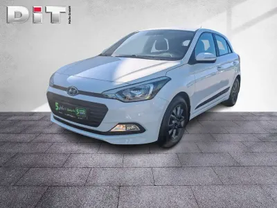 Gebraucht Hyundai i20 Active 101 PS (74 kW) 2017 Weiß Kleinwagen