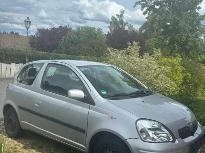 Gebraucht Toyota Yaris 87 PS (63 kW) 2005 Silber Kleinwagen