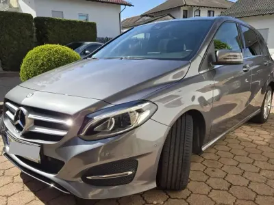 Gebraucht Mercedes B220 Urban 177 PS (130 kW) 2016 Grau Van / Kleinbus