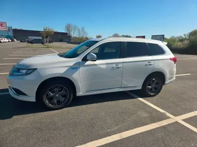 Occasion Mitsubishi Outlander P-HEV Basis 224 PK (164 kW) 2021 Wit SUV