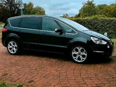 Gebraucht Ford S-MAX S 140 PS (102 kW) 2014 Schwarz Van / Kleinbus