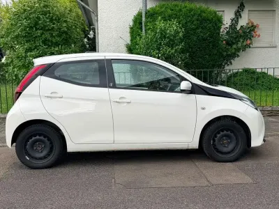 Gebraucht Toyota Aygo Team 72 PS (52 kW) 2021 Weiß Kleinwagen