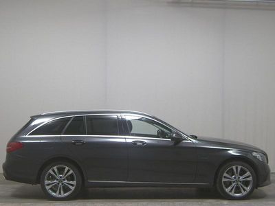 Grau Gebraucht 2020 Mercedes C300e Avantgarde | 22.480 € (Superpreis)