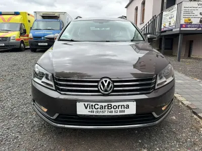 Gebraucht VW Passat Comfortline 122 PS (89 kW) 2011 Black oak brown metallic Kombi
