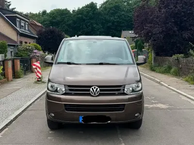Gebraucht VW Caravelle 140 PS (102 kW) 2011 Braun Van