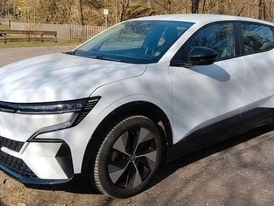 Second-hand Renault Megane E-Tech Equilibre 96 kW (131 CP) 2022 Alb Berlinǎ