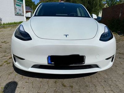 Weiß Gebraucht 2022 Tesla Model Y Long Range AWD SUV | 37.999 € (Teuer)