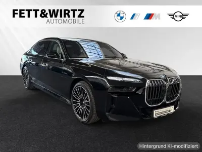 Gebraucht BMW 750e M Sport 489 PS (359 kW) 2025 Saphirschwarz metallic Limousine