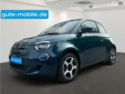 Gebraucht Fiat 500e Action 69 kW (95 PS) 2022 Colore esterno (ozean grãœn) Limousine