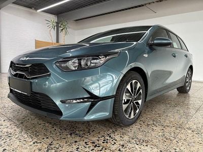 Neu Kia Ceed Sportswagon 101 PS (74 kW) 2025 Grau Kombi
