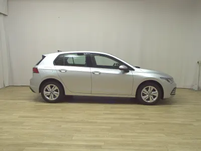 Gebraucht VW Golf VIII Life 116 PS (85 kW) 2021 Silber Limousine