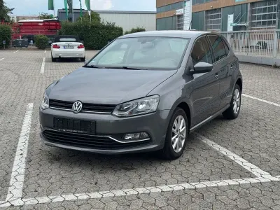 Gebraucht VW Polo LOUNGE 90 PS (66 kW) 2015 Grau Limousine