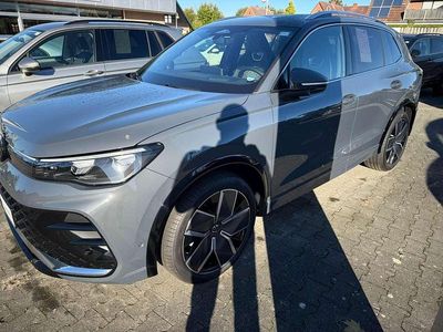 Gebraucht VW Tiguan R-line 150 PS (110 kW) 2025 Delfingrau metallic SUV
