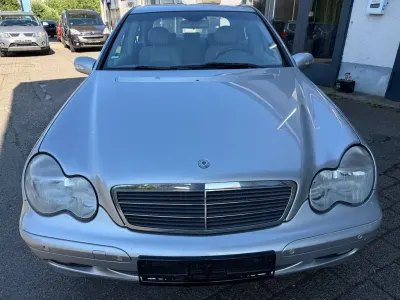 Gebraucht Mercedes C180 143 PS (105 kW) 2003 Silber Limousine