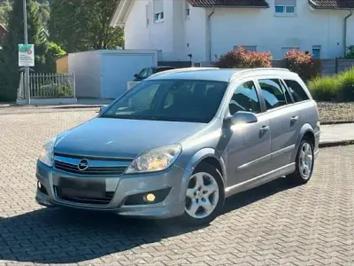 Gebraucht Opel Astra 110 PS (80 kW) 2009 Silber Kombi