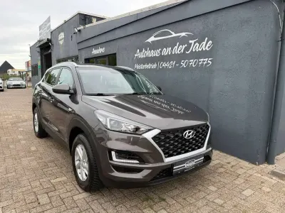 Gebraucht Hyundai Tucson Select 132 PS (97 kW) 2018 Moon rock / met SUV