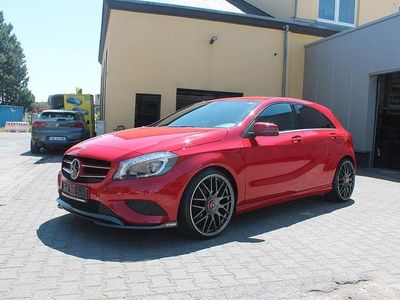 Gebraucht Mercedes A180 122 PS (89 kW) 2013 Rot Limousine