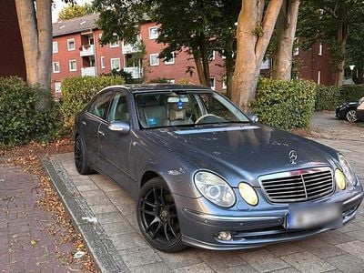Gebraucht Mercedes E320 224 PS (164 kW) 2003 Blau Limousine