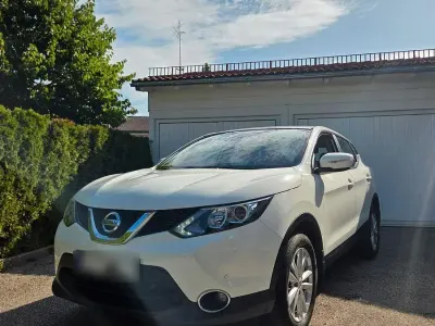 Gebraucht Nissan Qashqai Acenta 116 PS (85 kW) 2014 Weiß SUV