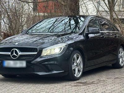 Gebraucht Mercedes CLA220 Shooting Brake 177 PS (130 kW) 2015 Schwarz Kombi
