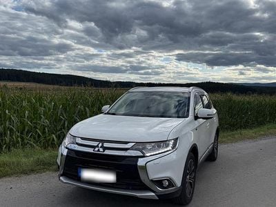 Second-hand Mitsubishi Outlander Edition 150 CP (110 kW) 2017 Alb SUV