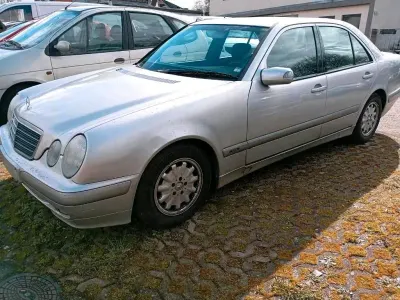 Occasion Mercedes E200 Classic 2000 Argent Berline