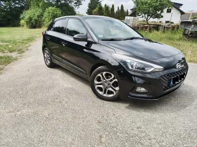 Gebraucht Hyundai i20 Active 101 PS (74 kW) 2018 Schwarz Limousine
